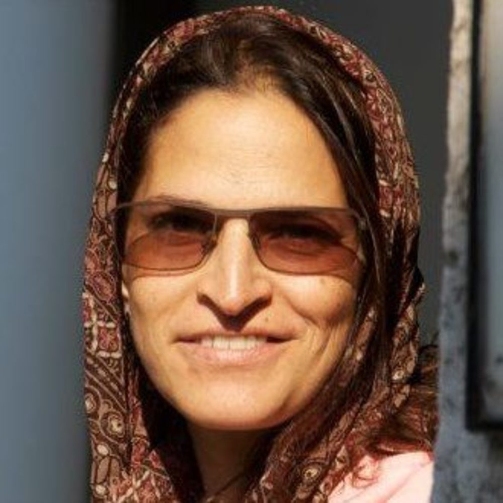 Meet your Posher, Asifa